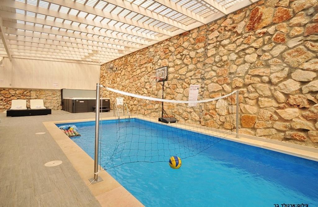 יערה Between Sunrise And Sunset Suites מראה חיצוני תמונה